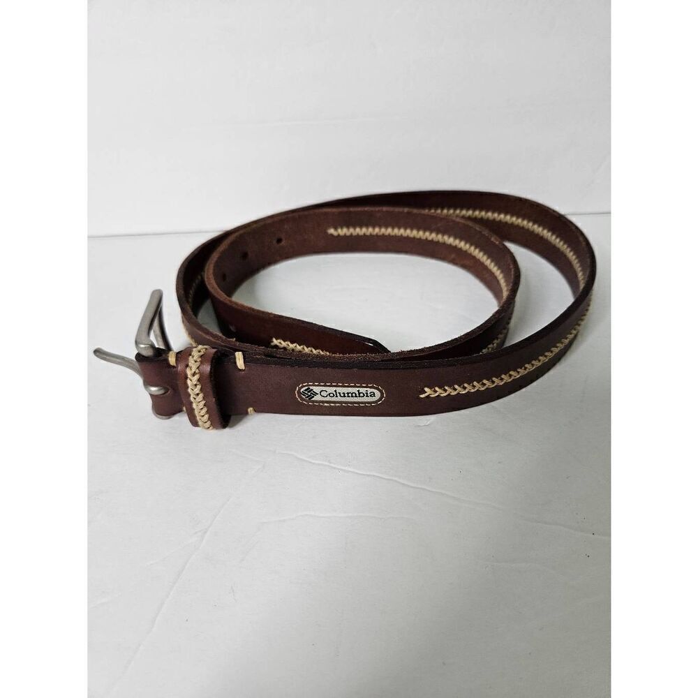 Columbia mens leather belt. 40